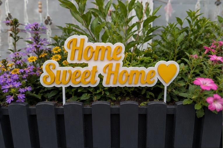 3D-Schriftzug "Home Sweet Home" im Blumenkasten